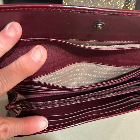 Burberry Rare Super Nova Burgundy Wallet with snap closure - Picture 4 of 16